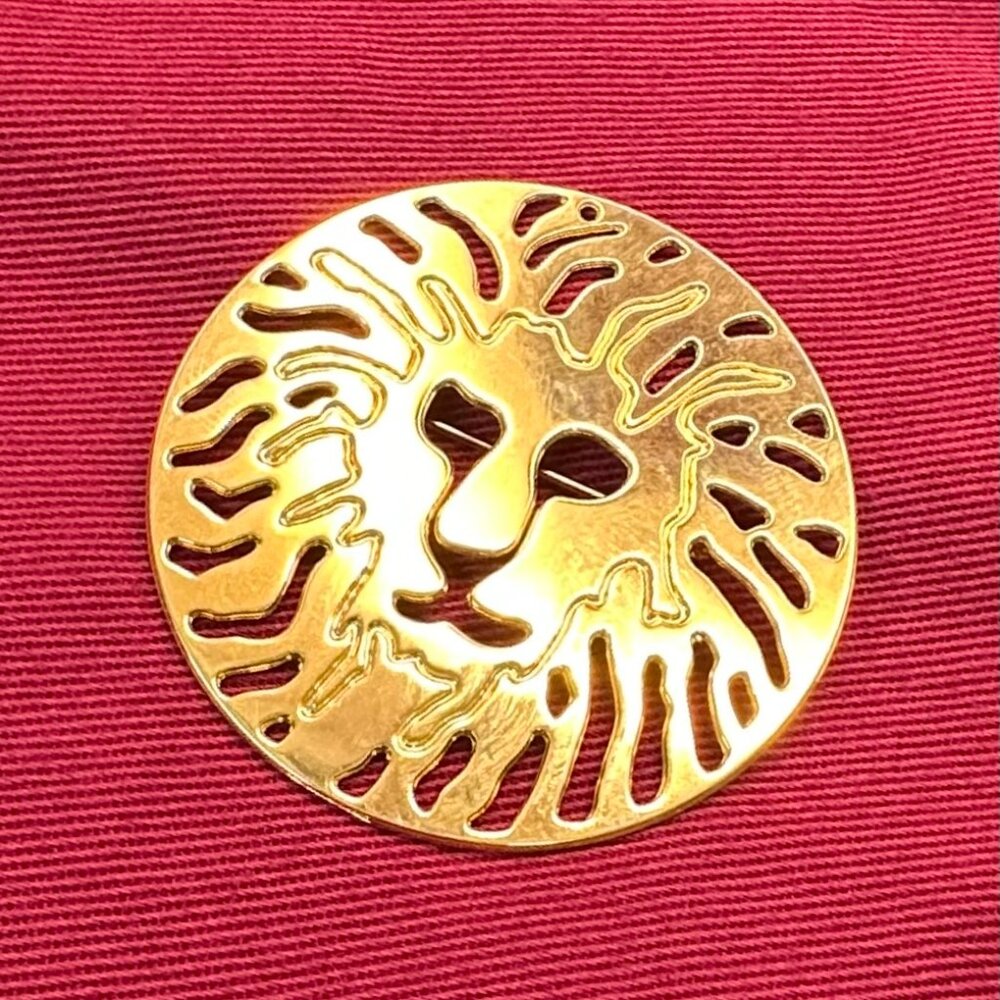 VTG Anne Klein Lion Head Brooch/Pin Open Work Gold-Tone Disc 2” Diameter - Picture 6 of 7